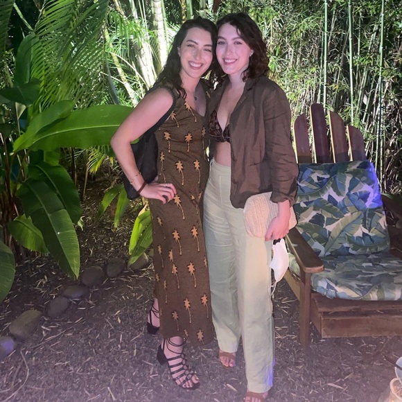 Meet your Posher, Caroline - Picture 1 of 1